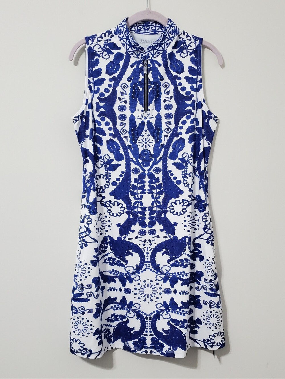 Acegolfs Pretty Feminine Sleeveless Quarter Zip Dress UPF50 Size Medium NEW